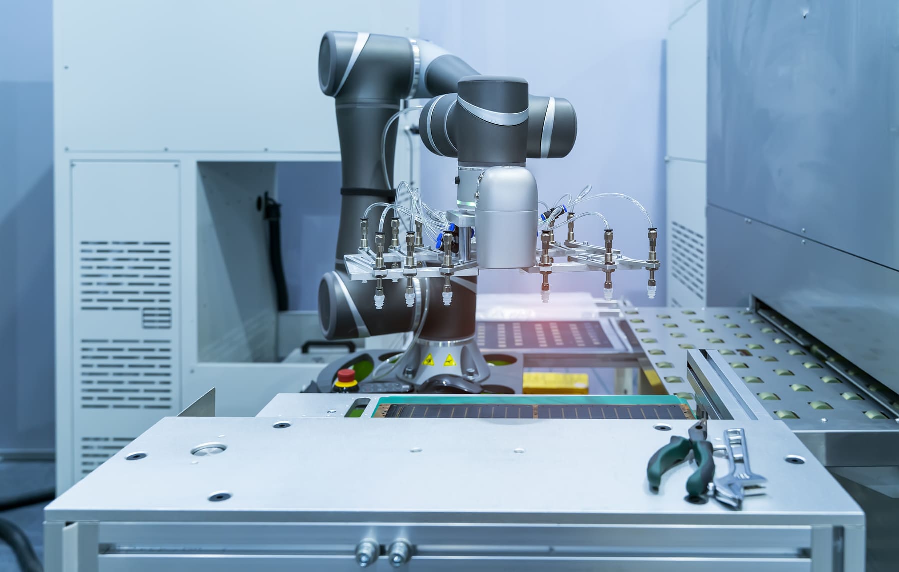 Kollaborierende Roboter bei Maschinenherstellung